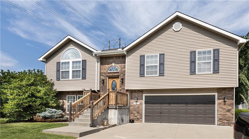 1508 NW Pond Ave, Grain Valley, MO 64029