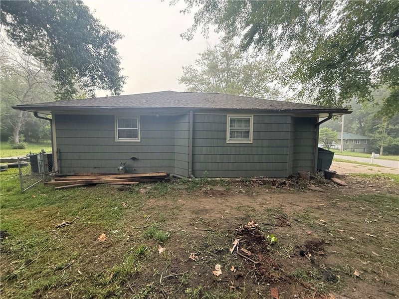 7020 Verde Dr, Kansas City, KS 66109