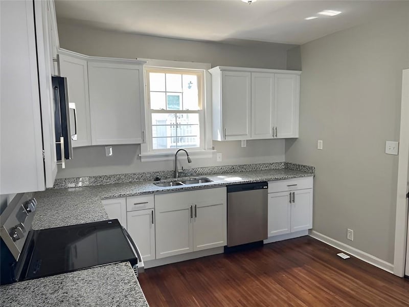 120 N 17th St, Lexington, MO 64067