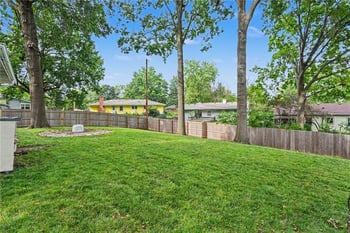 4937 NE Gladstone Ave, Kansas City, MO 64119