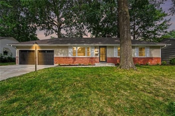 4937 NE Gladstone Ave, Kansas City, MO 64119