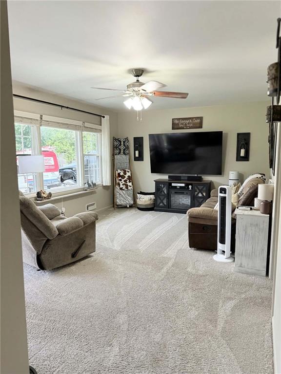 511 W 19th St, Higginsville, MO 64037