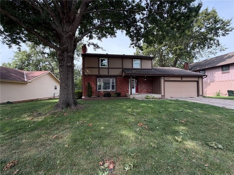 14224 S Raintree Dr, Olathe, KS 66062