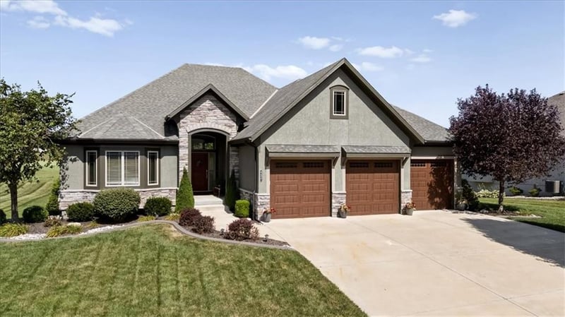 4421 N 142nd St, Basehor, KS 66007
