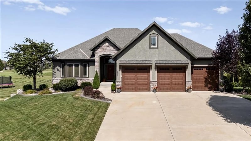 4421 N 142nd St, Basehor, KS 66007