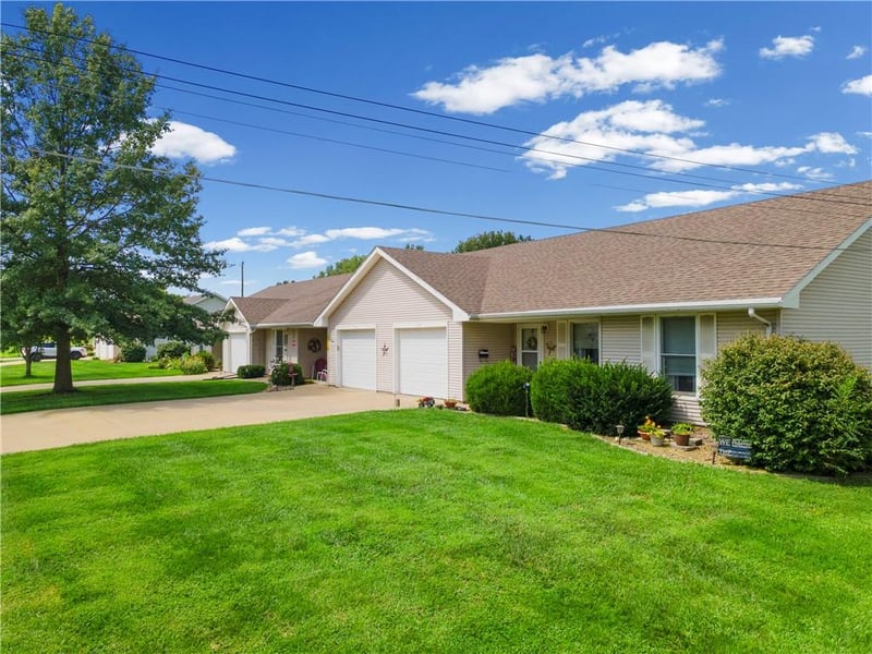 1110-1122 W Prospect St, Cameron, MO 64429