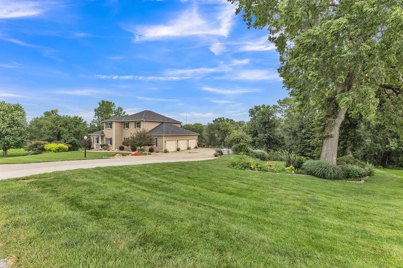 12311 Palmer Dr, Country Club, MO 64505
