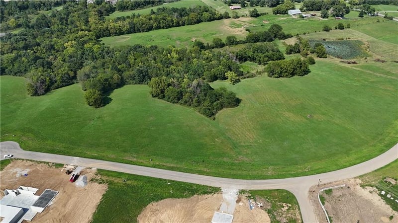 2920 Onyx St, Smithville, MO 64089