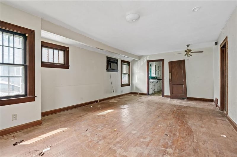 532 Blue Ridge Blvd, Kansas City, MO 64125