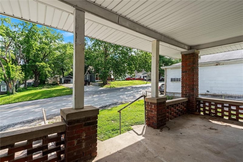 532 Blue Ridge Blvd, Kansas City, MO 64125