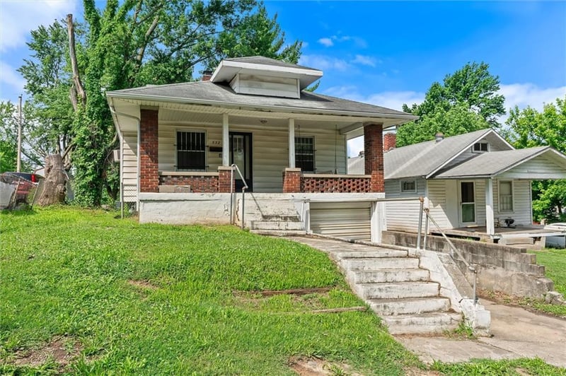 532 Blue Ridge Blvd, Kansas City, MO 64125