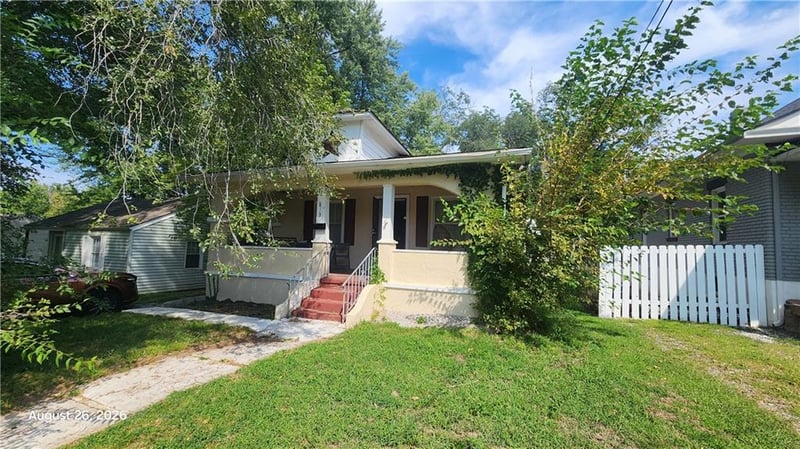 813 N Crysler Ave, Independence, MO 64050