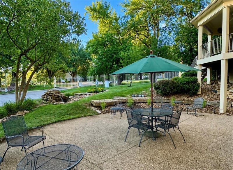 11507 Cedar St, Leawood, KS 66211