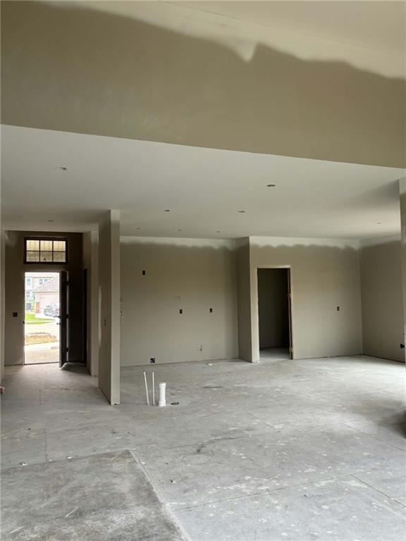 4705 Stonebridge Dr E, St Joseph, MO 64505