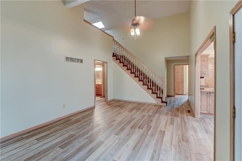 1421 Birdseye Ct, Blue Springs, MO 64015