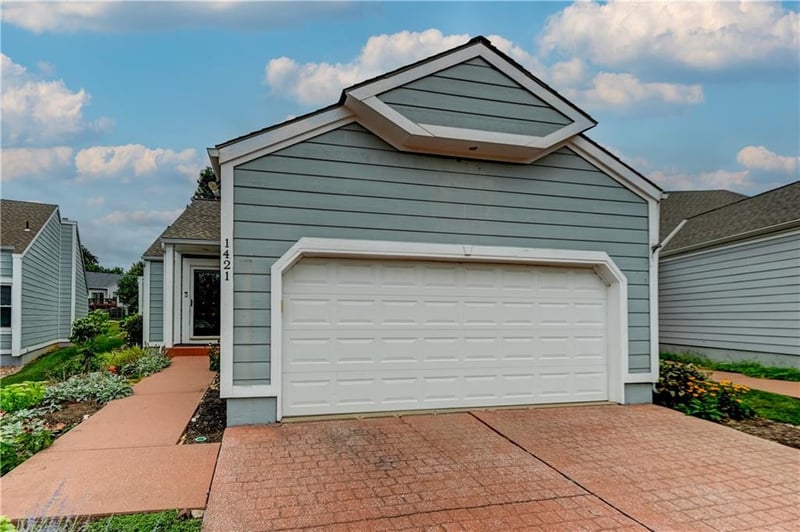 1421 Birdseye Ct, Blue Springs, MO 64015