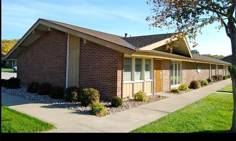 2 Westowne Dr, Liberty, MO 64068