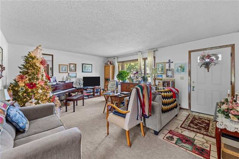 128 N Robey St, Williamsburg, KS 66095