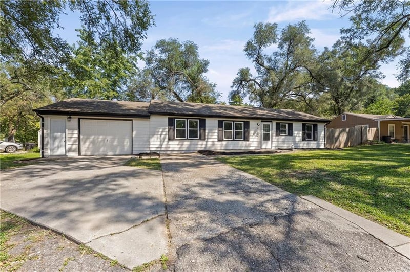 6120 Oakland Ave, Kansas City, KS 66102