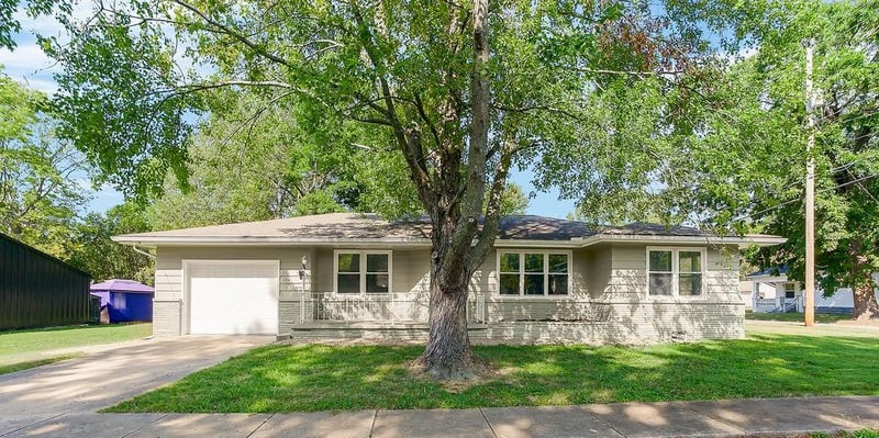 206 N Water St, Butler, MO 64730