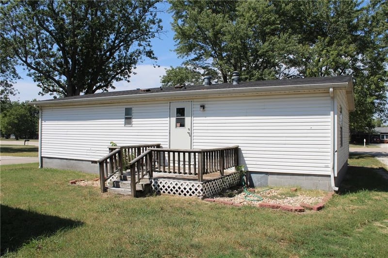 1891 54 Highway Rd, Iola, KS 66749
