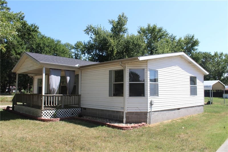 1891 54 Highway Rd, Iola, KS 66749