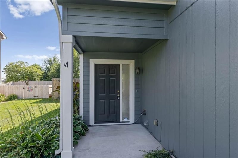 2350 Surrey Dr, Lawrence, KS 66046