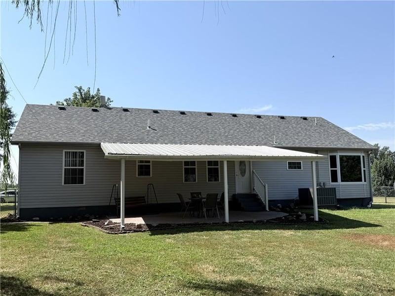 150 26th Rd, Lamar, MO 64759
