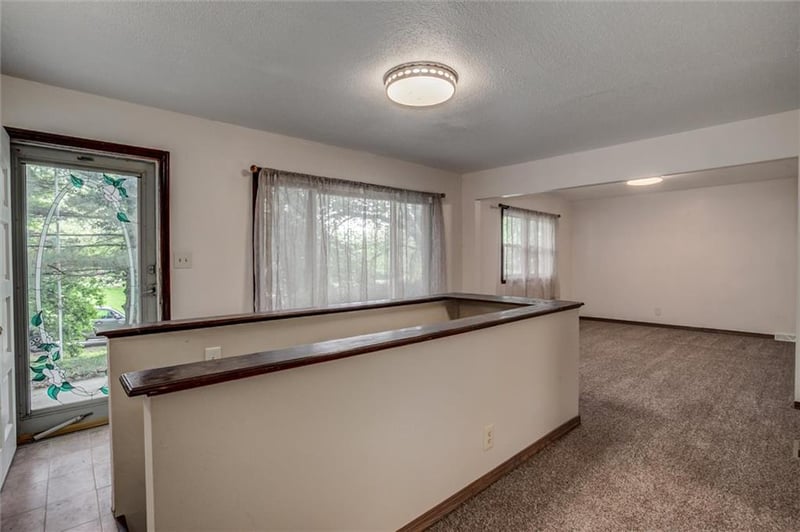1203 Western St, Leavenworth, KS 66048