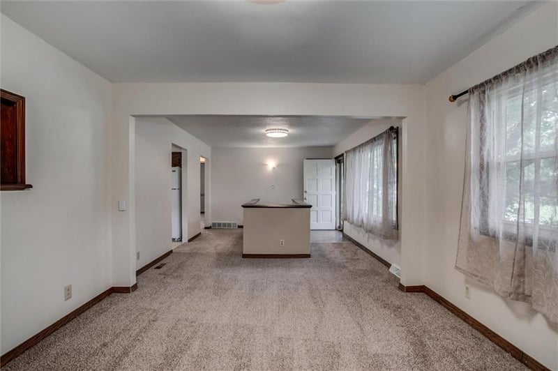 1203 Western St, Leavenworth, KS 66048
