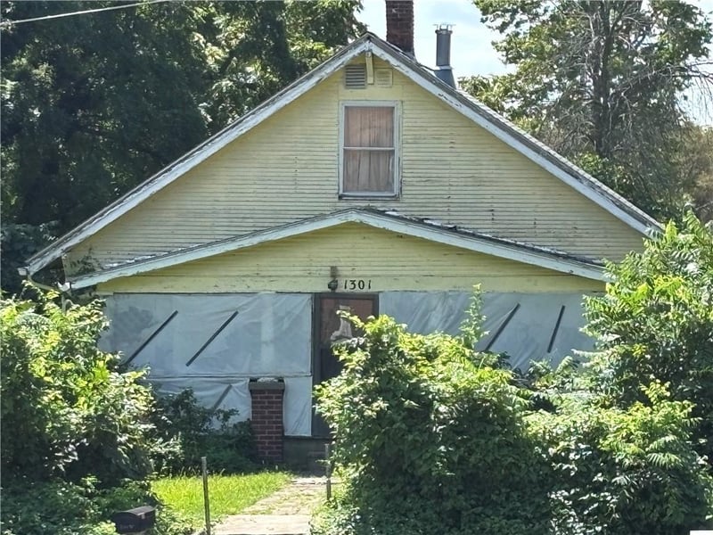 1301 E Mechanic Ave, Independence, MO 64050