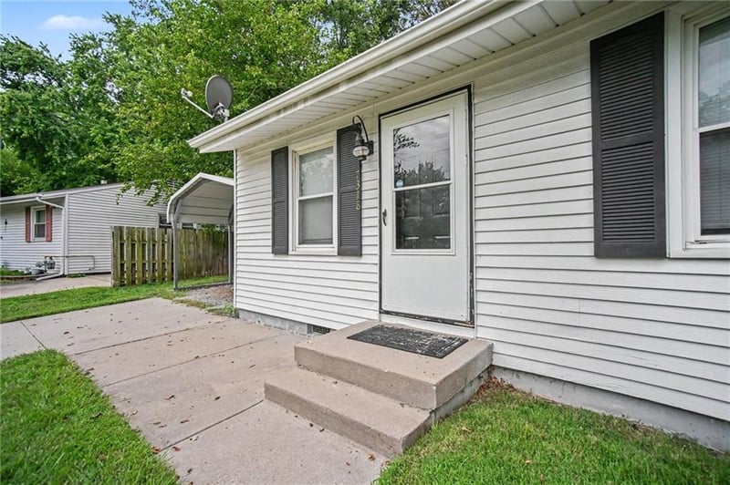 7318 NE 51st St, Kansas City, MO 64119