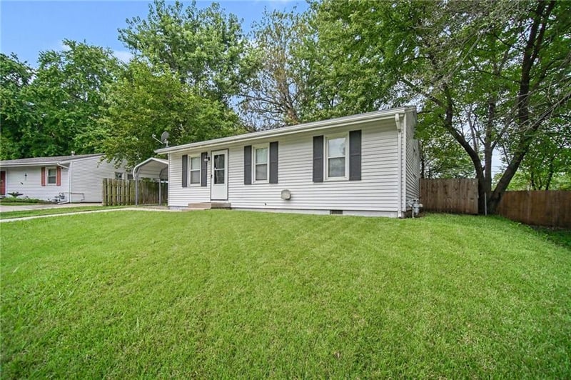 7318 NE 51st St, Kansas City, MO 64119