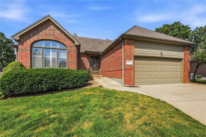 211 E 130th Ct, Kansas City, MO 64145