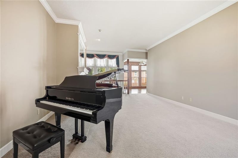211 E 130th Ct, Kansas City, MO 64145