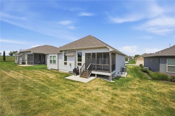 1905 NE 111th Ct, Kansas City, MO 64155