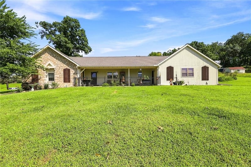 18676 Logan Rd, Leavenworth, KS 66048