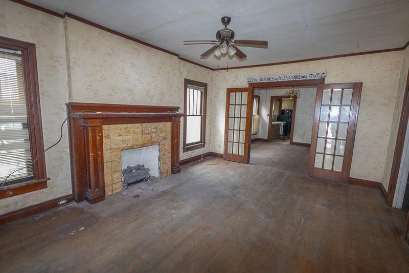 409 W 5th St, Coffeyville, KS 67337