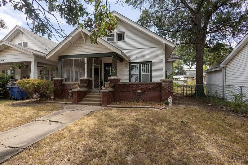 409 W 5th St, Coffeyville, KS 67337
