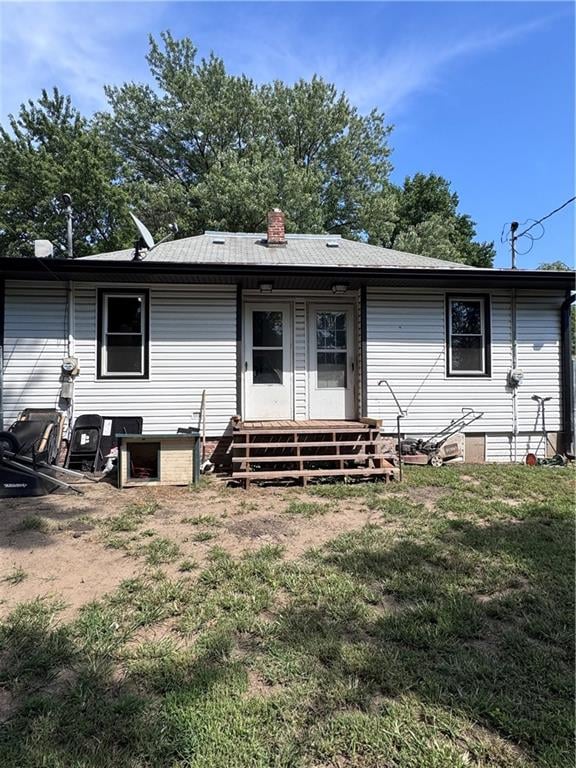 2108 S 14th St, St Joseph, MO 64503