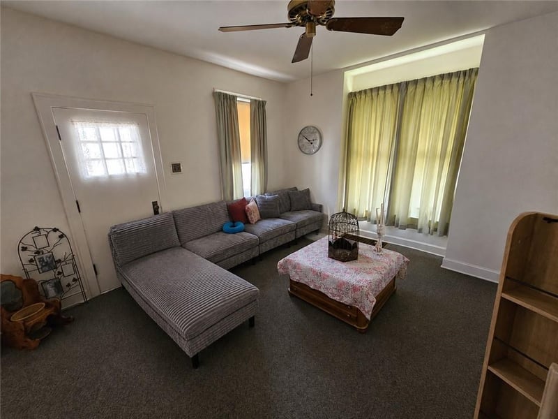1005 N 22nd St, St Joseph, MO 64506