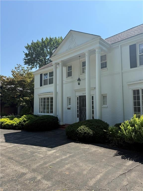 6617 Wenonga Ter, Mission Hills, KS 66208