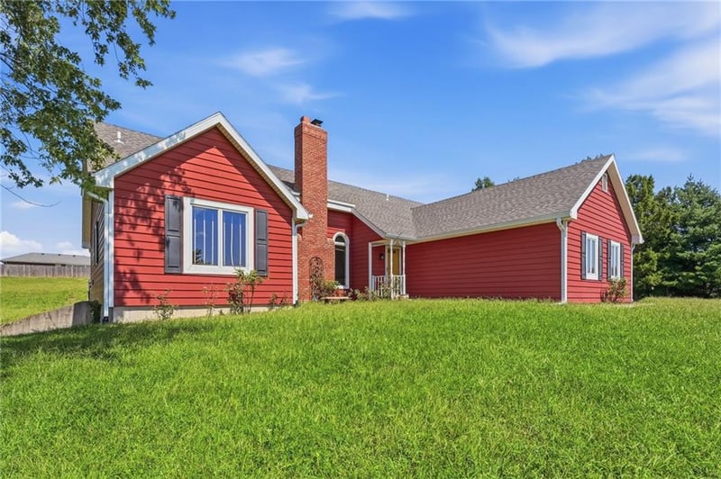 27290 Stephanie Ln, Weston, MO 64098