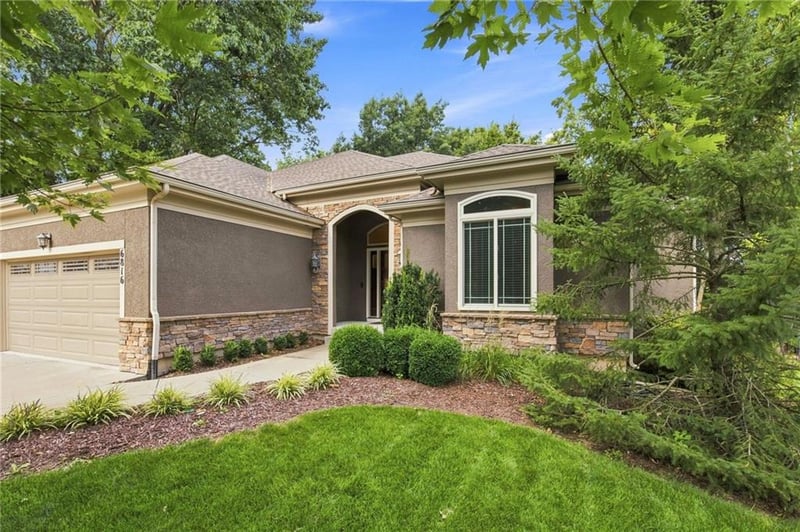 6816 Longview St, Shawnee, KS 66218