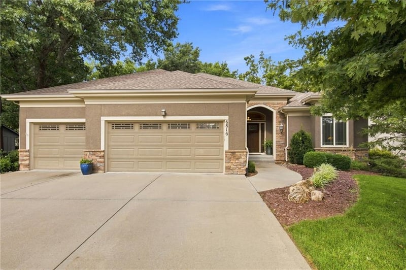 6816 Longview St, Shawnee, KS 66218