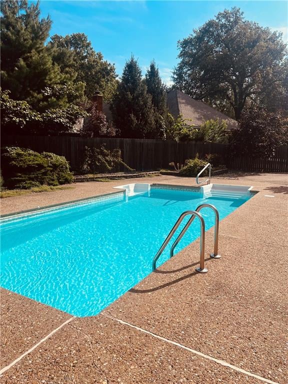 7500 W 99th Ter, Overland Park, KS 66212