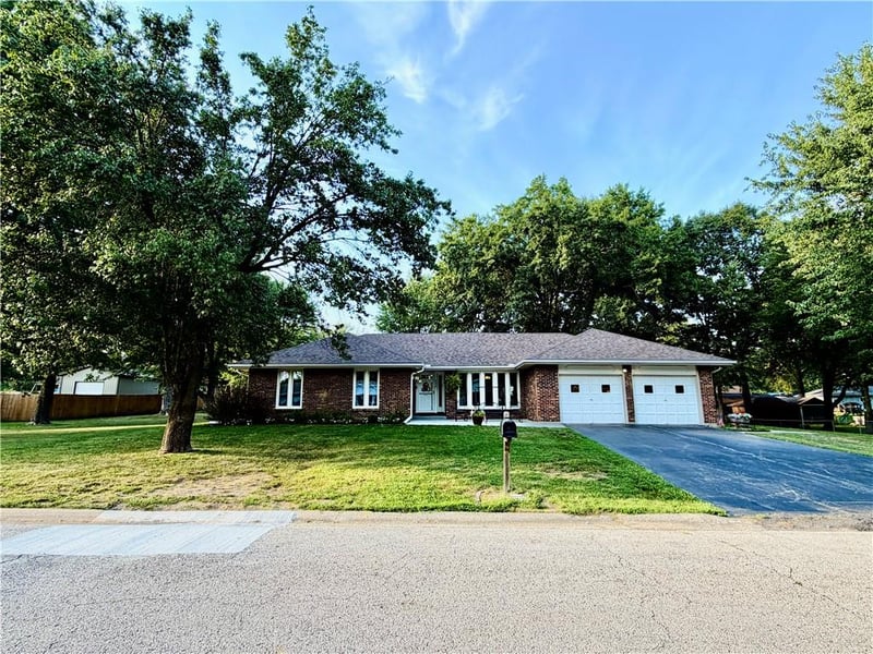 111 Samphill St, Lawson, MO 64062