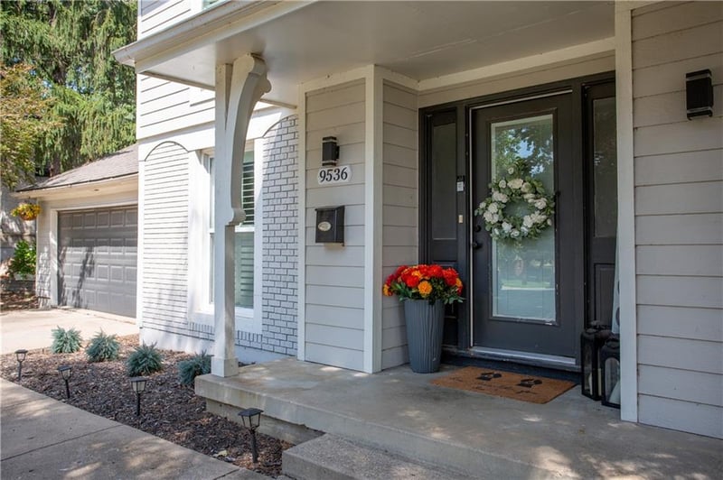 9536 W 91st St, Overland Park, KS 66212