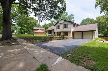 11209 Walnut St, Kansas City, MO 64114