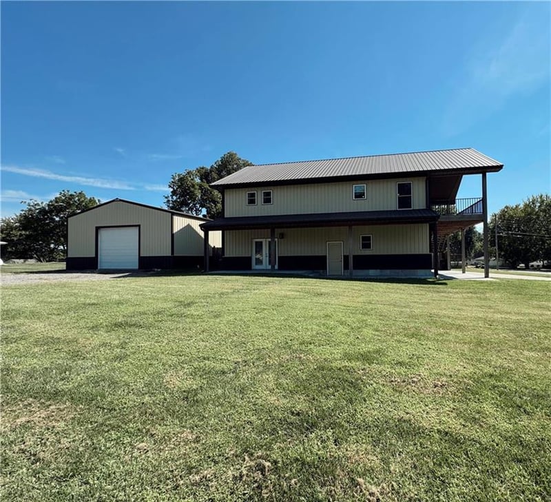 100 S 2nd St, King City, MO 64463